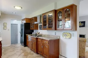 2088 Crestline Cir, Burton, MI 48509 - Photo 15