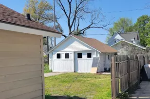127 E 15th St, Holland, MI 49423 - Photo 3