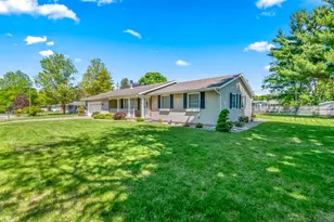 29 Warren Ave, Hillsdale, MI 49242 - Photo 5