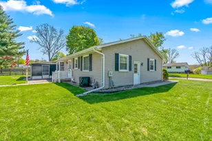 29 Warren Ave, Hillsdale, MI 49242 - Photo 11