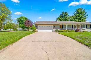 29 Warren Ave, Hillsdale, MI 49242 - Photo 3