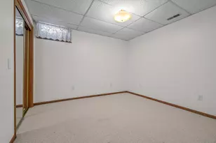 29 Warren Ave, Hillsdale, MI 49242 - Photo 41