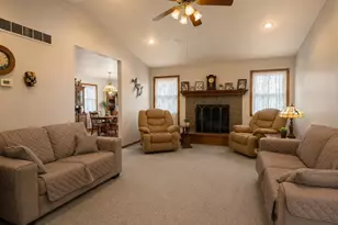 1121 Durango Dr, Lansing, MI 48917 - Photo 9