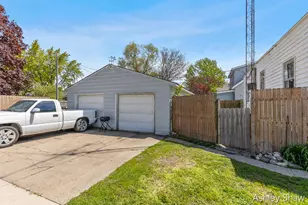 395 W 19th St, Holland, MI 49423 - Photo 27