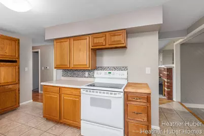 914 Foster Court NE, Grand Rapids, MI 49505 - Photo 11