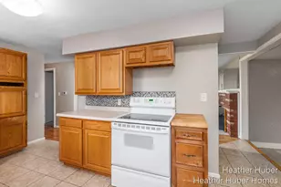 914 Foster Ct NE, Grand Rapids, MI 49505 - Photo 11
