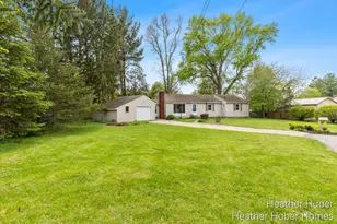 914 Foster Ct NE, Grand Rapids, MI 49505 - Photo 1