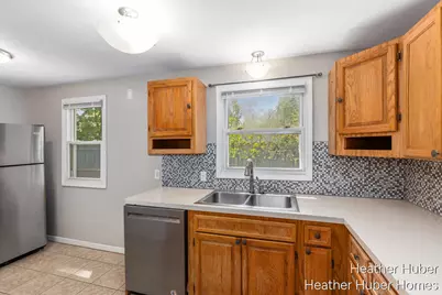 914 Foster Court NE, Grand Rapids, MI 49505 - Photo 9