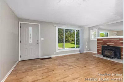 914 Foster Court NE, Grand Rapids, MI 49505 - Photo 5