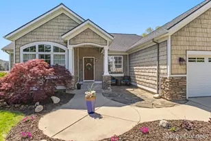 1119 Mid Bluff Dr, Zeeland, MI 49464 - Photo 3