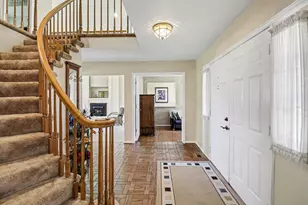 273 Eckford Dr, Troy, MI 48085 - Photo 3