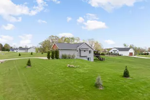 679 Pheasant Ridge Dr, Ortonville, MI 48462 - Photo 21