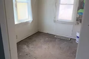 705 Columbia Ave, Saint Joseph, MI 49085 - Photo 5