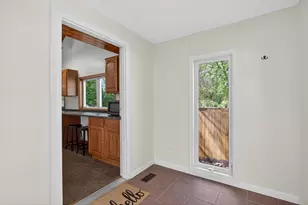 610 17th St, Jackson, MI 49203 - Photo 13