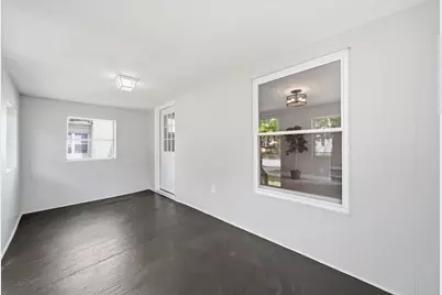 313 E Argyle Street, Jackson, MI 49202 - Photo 5