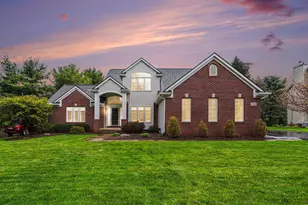 7629 Setters Pointe Dr, Brighton, MI 48116 - Photo 1