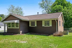 2561 Parkside Dr, Jackson, MI 49203 - Photo 3