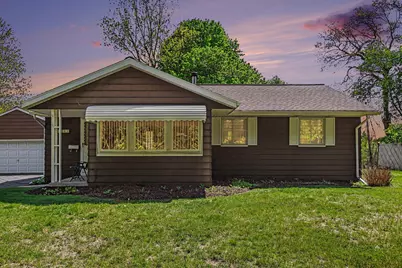 2561 Parkside Drive, Jackson, MI 49203 - Photo 1