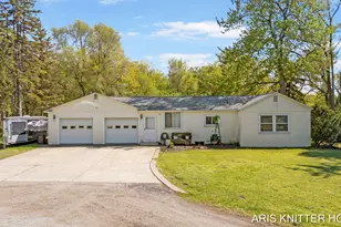 2756 Beeline Rd, Holland, MI 49424 - Photo 31