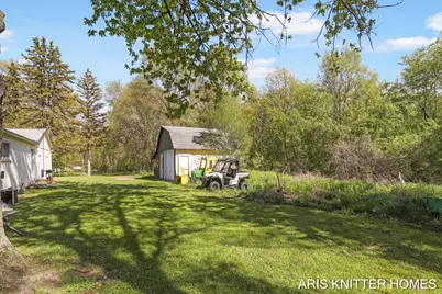 2756 Beeline Road, Holland, MI 49424 - Photo 7