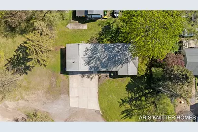 2756 Beeline Road, Holland, MI 49424 - Photo 33
