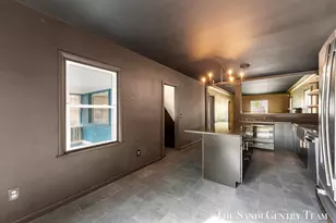 2414 Paris Ave SE, Grand Rapids, MI 49507 - Photo 9