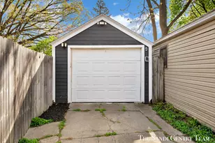 2414 Paris Ave SE, Grand Rapids, MI 49507 - Photo 37