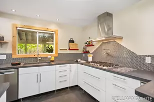 1005 Elizabeth St, Saugatuck, MI 49453 - Photo 13