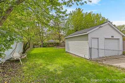 2029 Arnold Avenue SW, Wyoming, MI 49509 - Photo 23