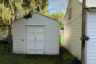 829 Dwillard Dr, Kalamazoo, MI 49048 - Photo 5