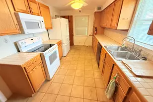 829 Dwillard Dr, Kalamazoo, MI 49048 - Photo 13