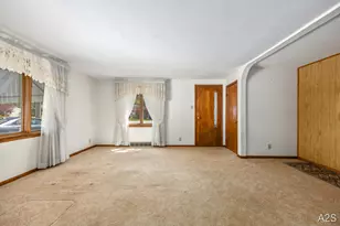711 Riley St, Holland, MI 49424 - Photo 3