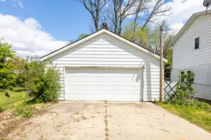 407 Bagg Ave, Jackson, MI 49203 - Photo 17