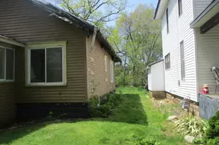 1010 Lavette Ave, Benton Harbor, MI 49022 - Photo 3