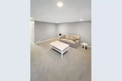 21120 Beechwood Avenue, Eastpointe, MI 48021 - Photo 9