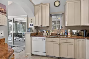 2205 Lake Wood Dr, Jackson, MI 49203 - Photo 17
