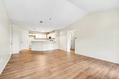 3101 Poplar Creek Drive SE #302, Grand Rapids, MI 49512 - Photo 5