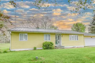 305 Ridge Rd, Quincy, MI 49082 - Photo 1