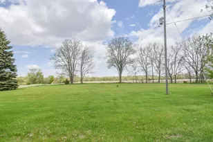 305 Ridge Rd, Quincy, MI 49082 - Photo 5