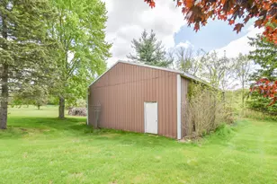 305 Ridge Rd, Quincy, MI 49082 - Photo 3