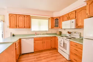 305 Ridge Rd, Quincy, MI 49082 - Photo 7