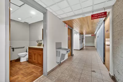 306 W Washington Avenue #105, Jackson, MI 49201 - Photo 39