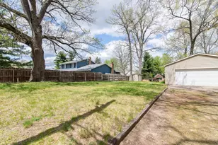 9190 Chaumont Dr, Commerce Township, MI 48382 - Photo 5