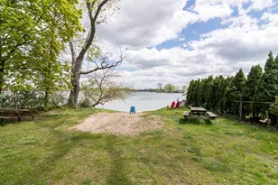 9190 Chaumont Dr, Commerce Township, MI 48382 - Photo 31