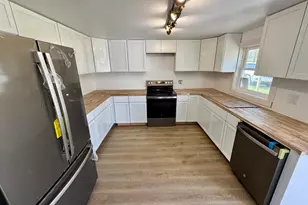 14471 Frances Ave, Battle Creek, MI 49017 - Photo 3