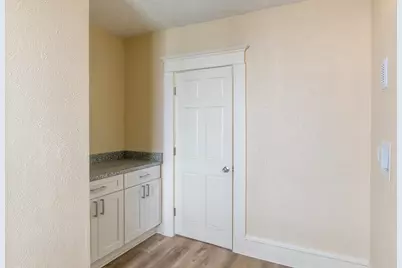 116 E Clay Street, Kalamazoo, MI 49007 - Photo 9