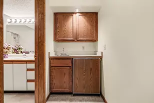 2429 Highpointe Dr, Kalamazoo, MI 49008 - Photo 21