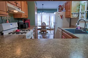 910 Cherrywood Cir, Portland, MI 48875 - Photo 9