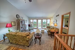 910 Cherrywood Cir, Portland, MI 48875 - Photo 3
