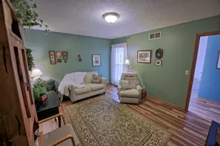 910 Cherrywood Cir, Portland, MI 48875 - Photo 17